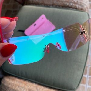 Pink mirrored square sunglasses